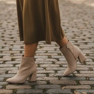 A New Day Tan Faux Suede Block Heel Ankle‎ Boots (Women's Size 9.5) NWOT